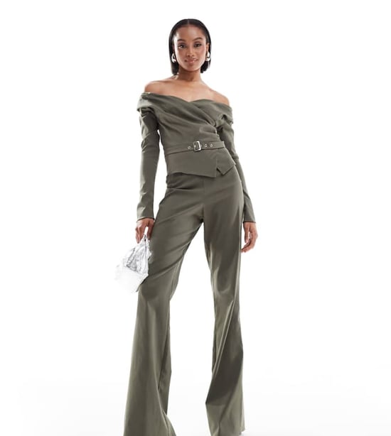 ASOS DESIGN Tall skräddarsydd bardot jumpsuit med bälte i khaki - Image 1