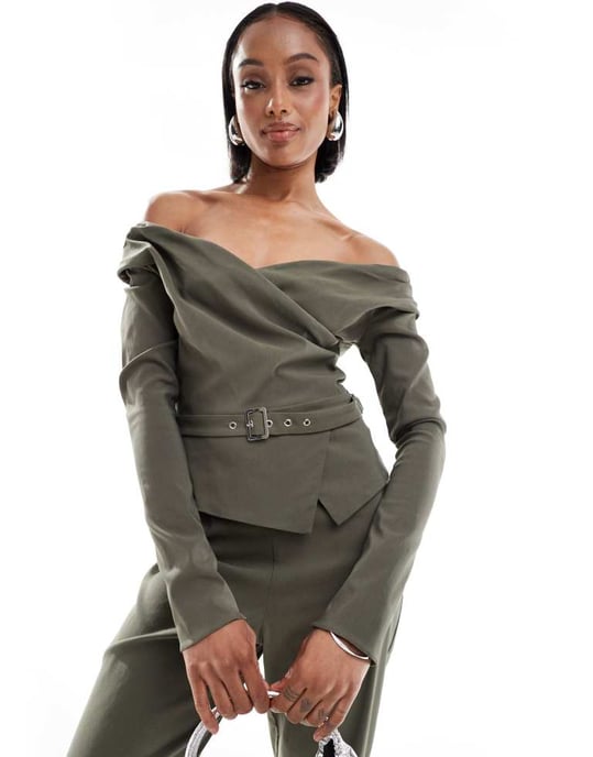 ASOS DESIGN Tall skräddarsydd bardot jumpsuit med bälte i khaki - Image 3