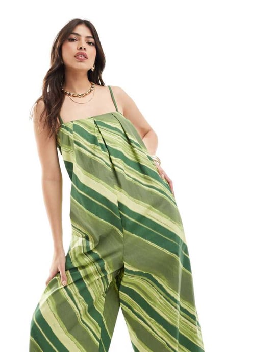 ASOS Design plisserad fyrkantig hals vid ben jumpsuit i grönrandig tryck - Image 4