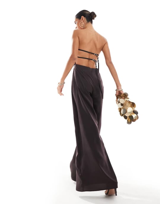 ASOS DESIGN bandeau jumpsuit med scarfdetalj och öppen rygg samt spänne i chokladbrun - Image 1