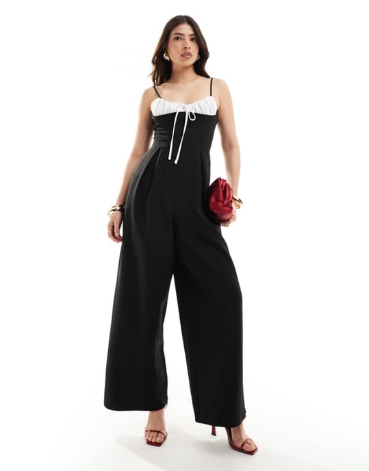 ASOS DESIGN kontrast bystdetalj med plisserat vida ben jumpsuit i svart - Image 1