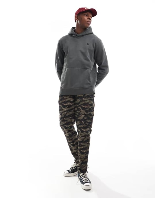 Fred Perry tungvikts hoodie i grått - Image 2