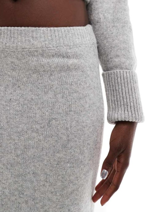 ASOS DESIGN stickad maxi nederdel i mellangrå - Image 3
