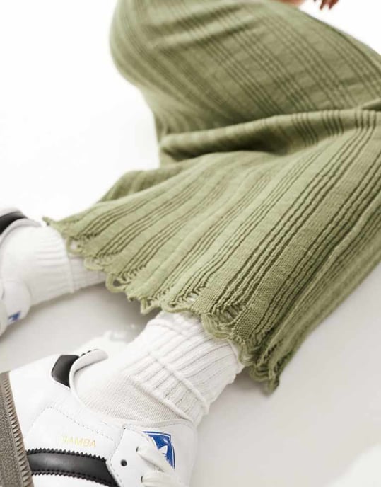 ASOS DESIGN ribbad maxikjol i khaki - Image 2