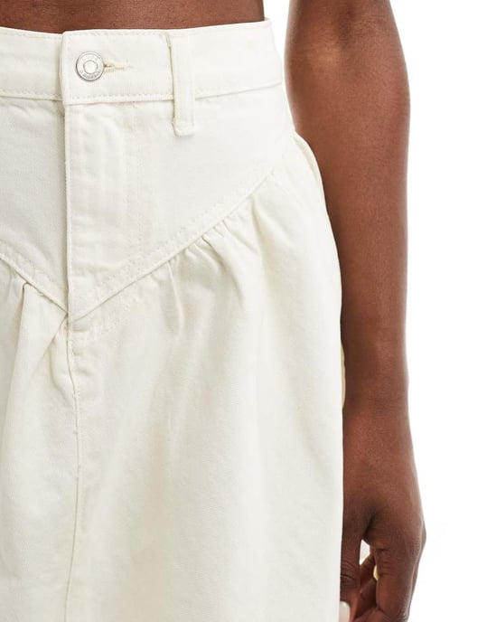 ASOS DESIGN denim volang minikjol i ecru - Image 4