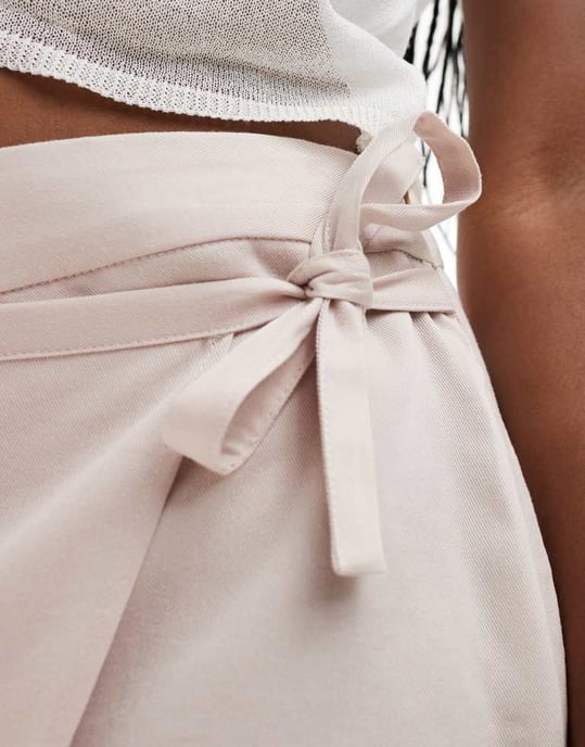 ASOS DESIGN omslagsskjorta i sten - Image 4