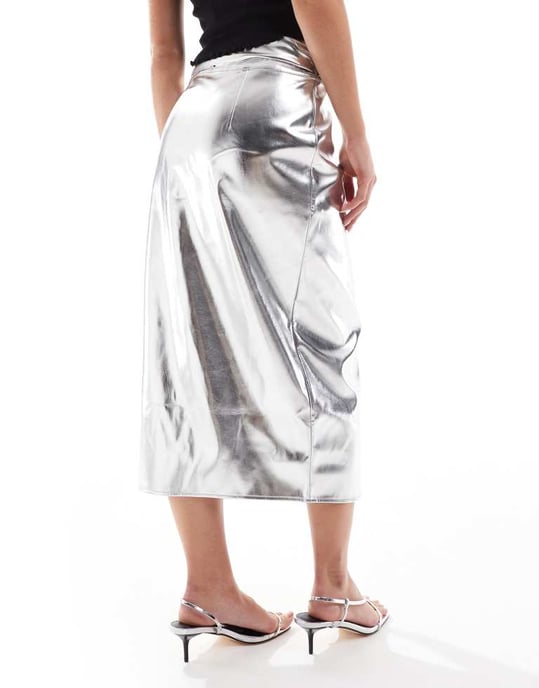 Never Fully Dressed Petite Jaspre PU midikjol i silver - Image 4