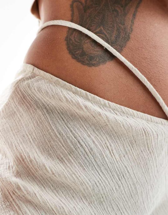 ASOS DESIGN rynkad linne-liknande midi kjol med knyt i midjan i naturlig färg - Image 3