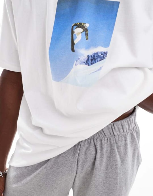 ASOS DESIGN pyjamasset med snowboardgrafik i vitt - Image 3