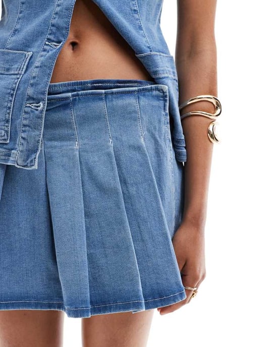ASOS DESIGN denimveckad minikjol i mellanblå - Image 4