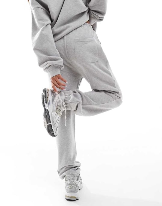 The Couture Club samordnade joggingbyxor i grått - Image 2