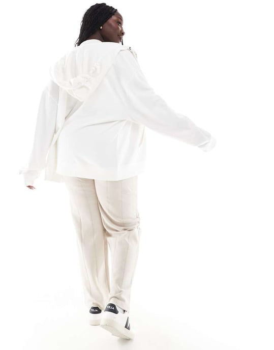 ASOS DESIGN Curve supersoft bred ribbad jogger i varm grädde - Image 3