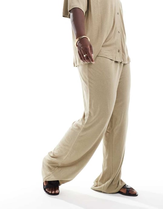 ASOS DESIGN Curve låg midja linne-look byxa i taupe - Image 2