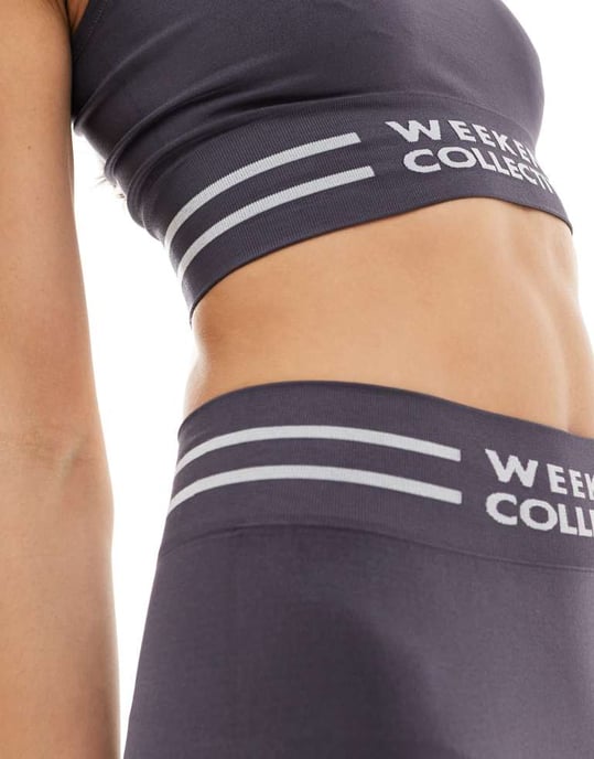 ASOS Weekend Collective sömlösa leggings med loggades midjeband i kolgrå - Image 2