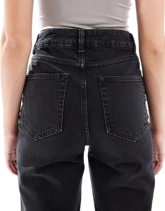 ASOS DESIGN medelhög avslappnad rak ankellång jeans i svart - Image 4