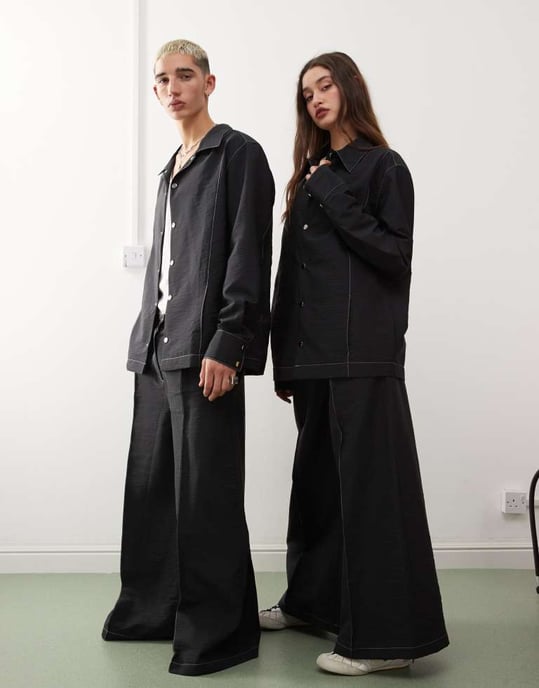 Återvunnen vintage unisex overshirt i svart nylon med kontrasterande sömmar - Image 3