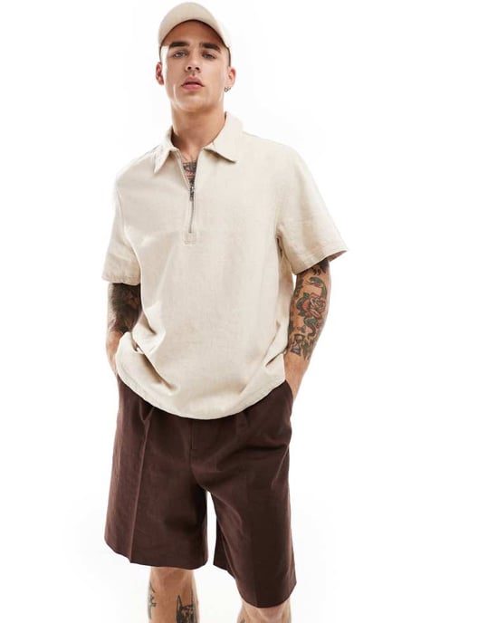 Weekday Dejan tungviktslinne kortärmad polo zip-skjorta i beige - Image 2