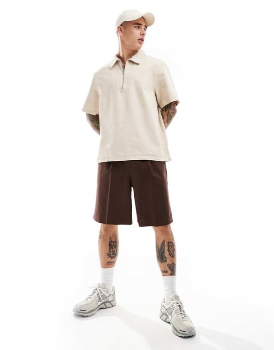 Weekday Dejan tungviktslinne kortärmad polo zip-skjorta i beige - Image 3