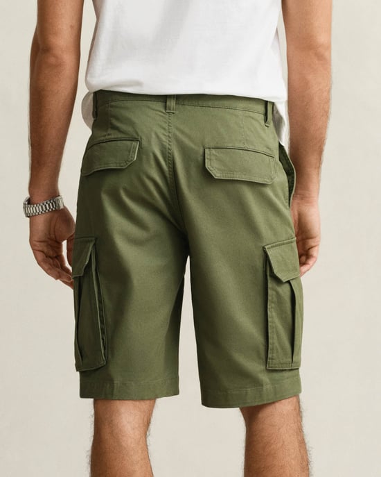 379 Regular Fit Cargo Shorts in Dark Green - Image 2