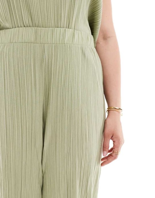 Vero Moda Curve plisserad byxa med vida ben i khaki - Image 3