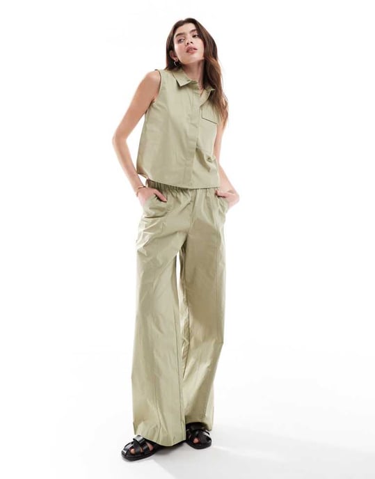 JDY vidbenade byxor set i salviagrön - Image 3