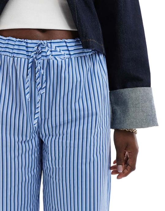 ASOS DESIGN bred ben bomullspoplinbyxor i blå rand - Image 4
