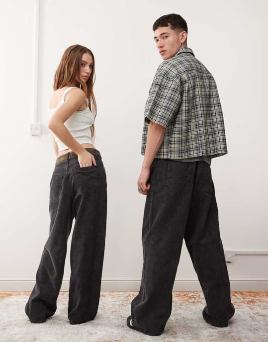 Weekday Astro unisex vida cordurbyxor i svart - Image 3
