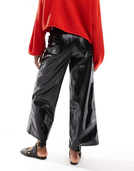 ASOS DESIGN ankellång vidbened högglansbyxa i svart - Image 4