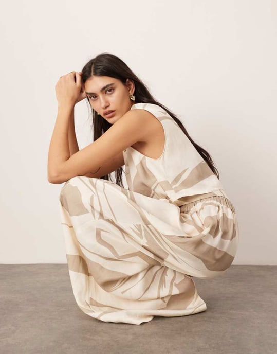 ASOS EDITION super bred byxa med elastisk midja i abstrakt mönster - Image 2