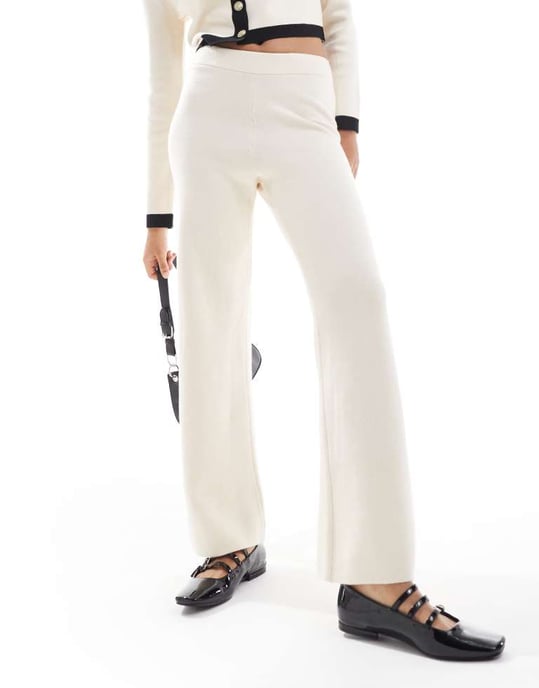 Vero Moda stickad vid benbyxa co-ord i krämfärgad - Image 4