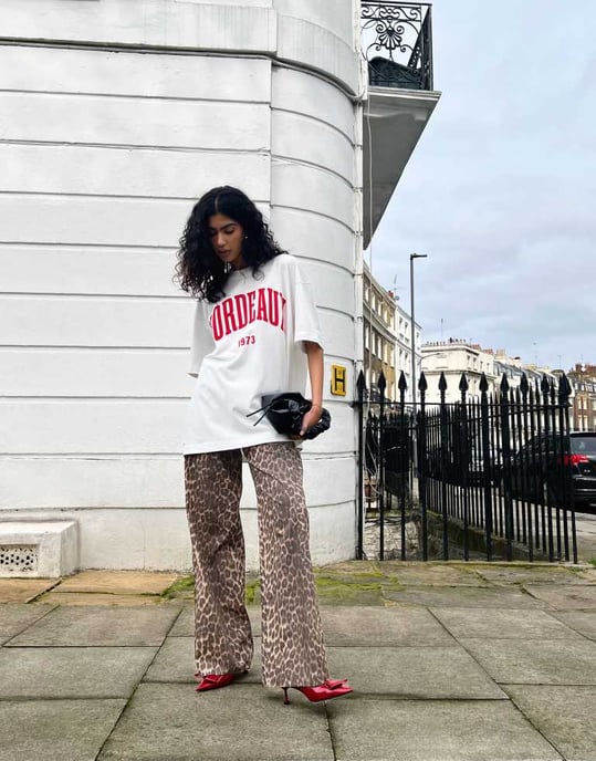 ASOS DESIGN bomullspoplin breda byxor i leopardmönster - Image 4