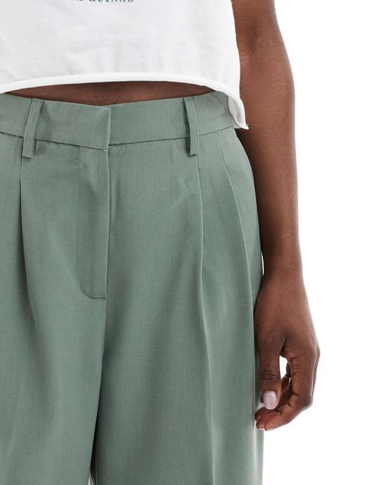Vero Moda vida pappabyxor i khaki grön - Image 2