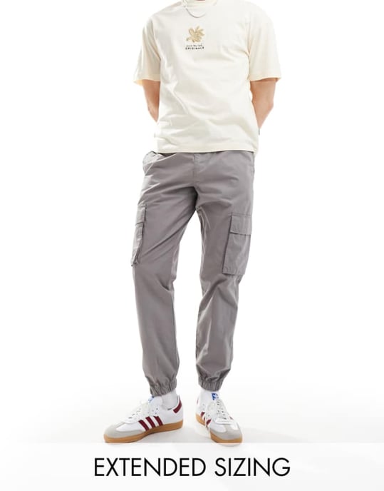 ASOS DESIGN tapered dragbyxa i grå - Image 1