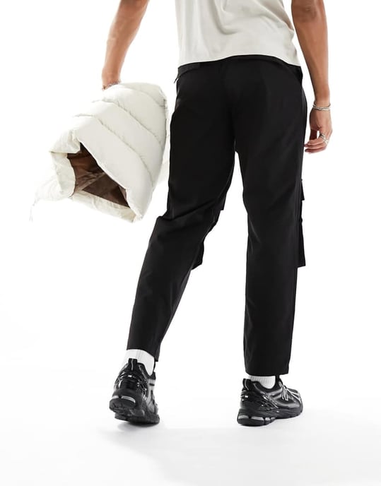 ADPT slim fit cargobyxor i svart - Image 3