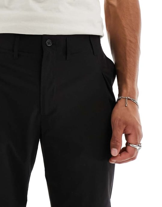 ADPT slim fit cargobyxor i svart - Image 4