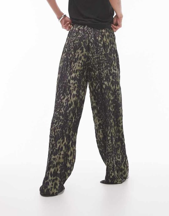 Topshop leopard plisse trouser in khaki - Image 2