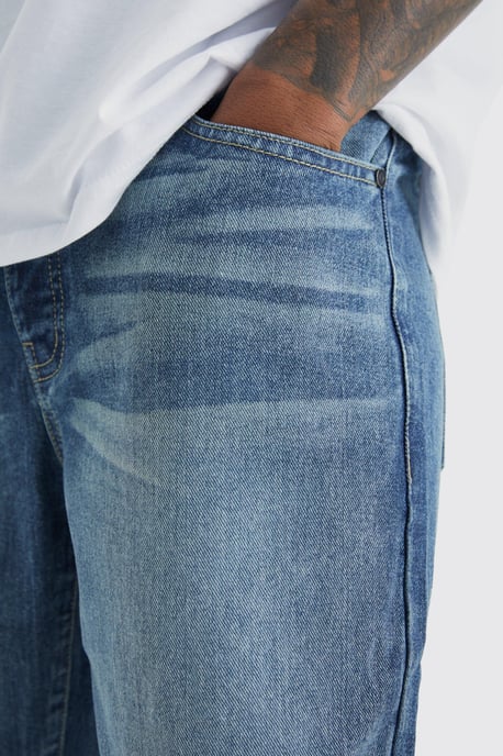 Relaxed Rigid Washed Jeans - Image 3