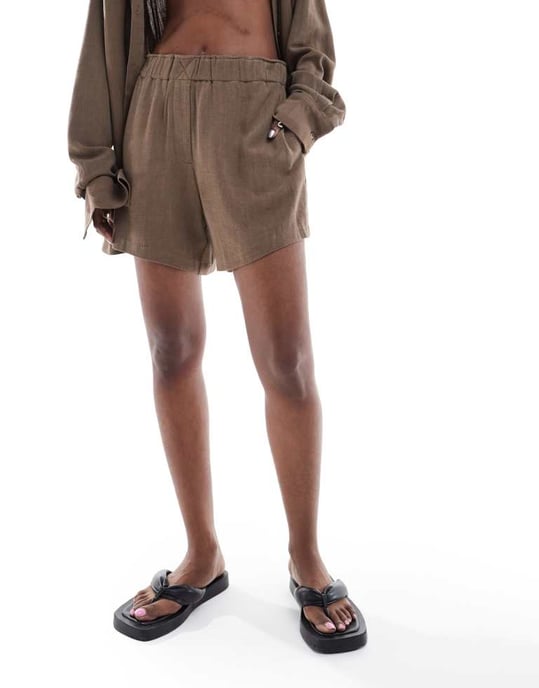 Weekday Ava co-ord linen mix shorts in brown - Image 3