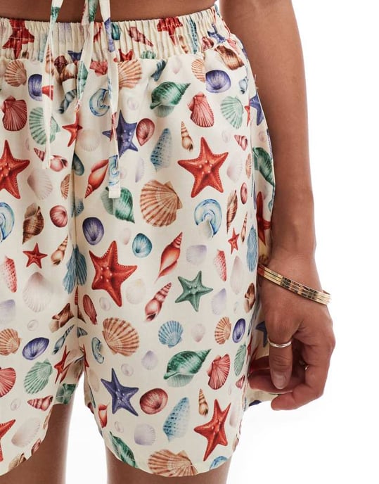 Miss Selfridge printed detail short - Image 2