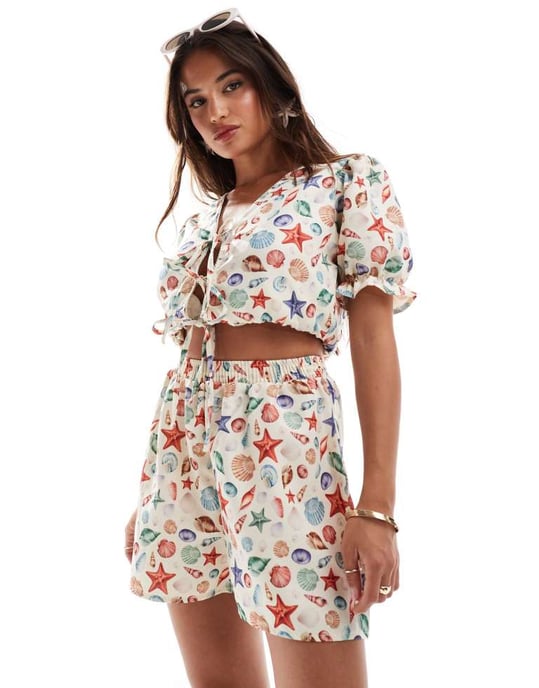 Miss Selfridge printed detail short - Image 3