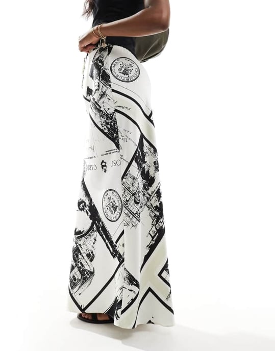 ASOS DESIGN satin bias knytmidja maxikjol i vykortsprint - Image 4