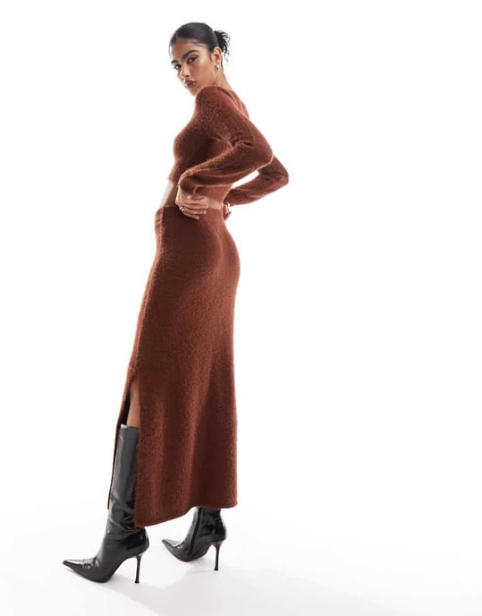 ASOS DESIGN maxikjol i fluffigt garn i toffee co-ord - Image 4