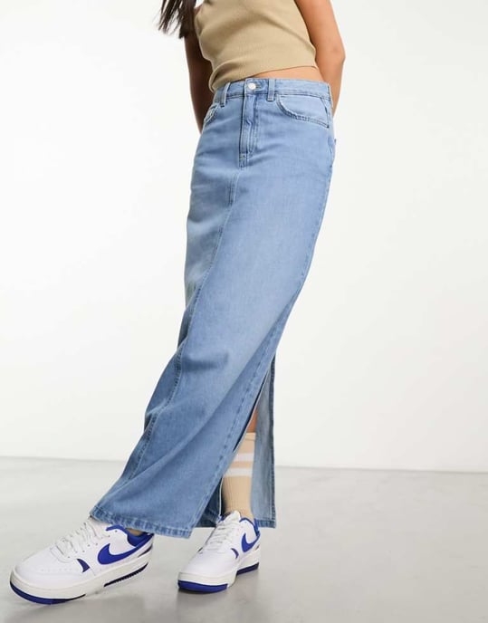 Cotton On rak maxi kjol i ljustvättad denim - Image 1