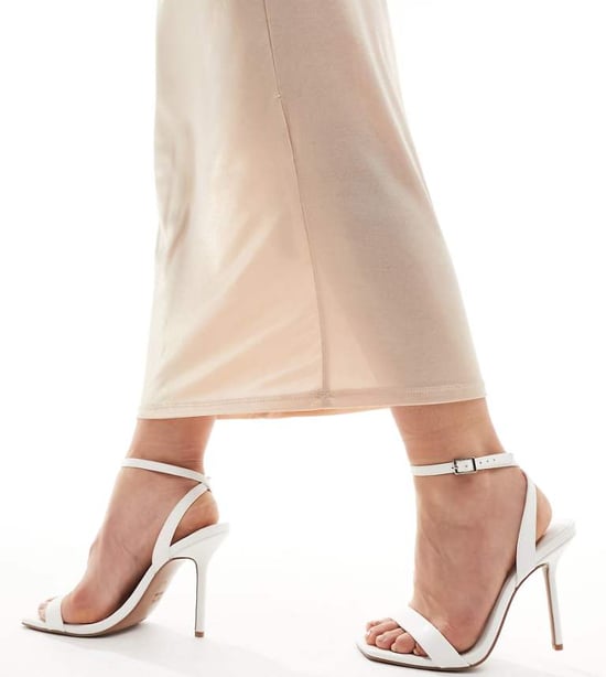 ASOS DESIGN Bred Passform Nali knappt där klacksandaler i vitt - Image 1