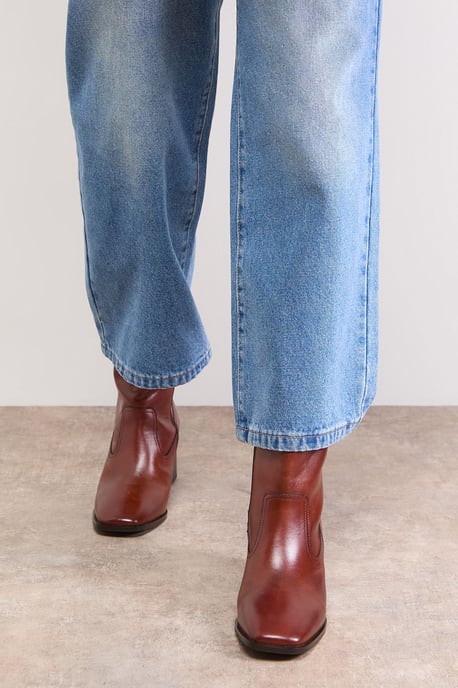 Lauren Leather Block Mid Heel Chelsea Boot - Image 3