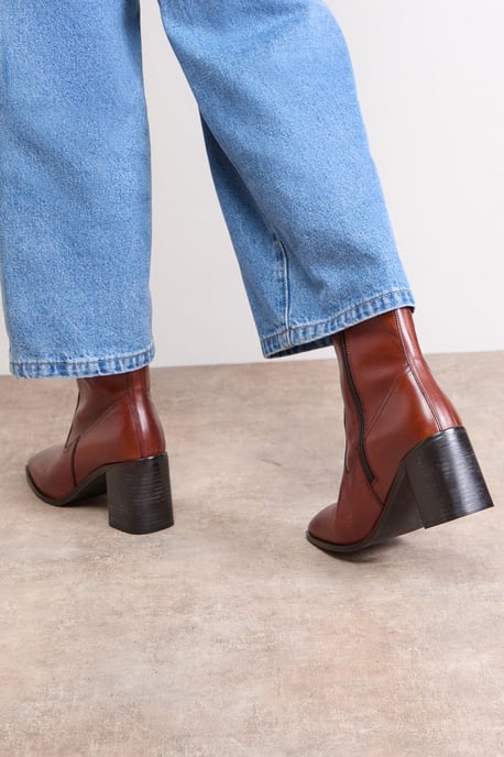 Lauren Leather Block Mid Heel Chelsea Boot - Image 4