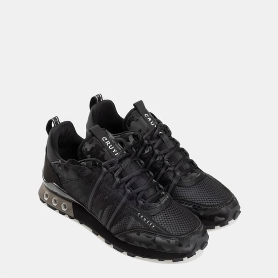 Men's Cruyff Fearia Hex-Tech Trainers in Black - Image 2
