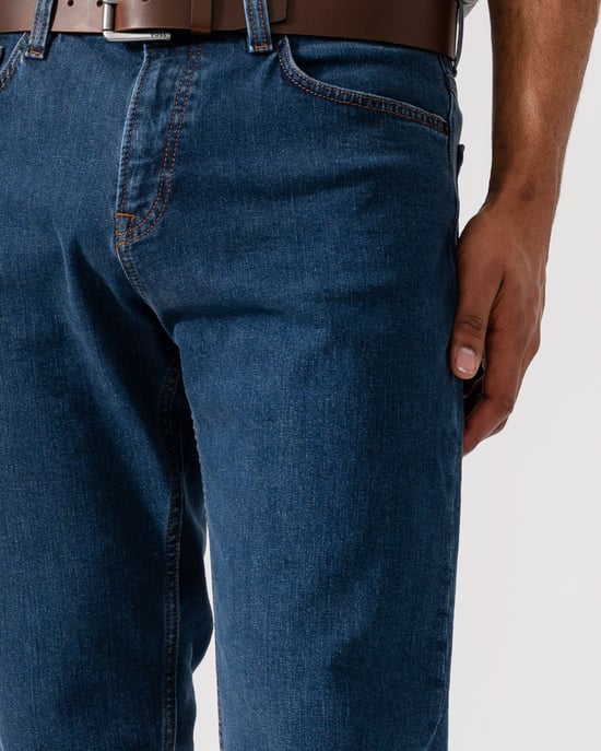 ReMaine Jeans in Medium Blue - Image 4