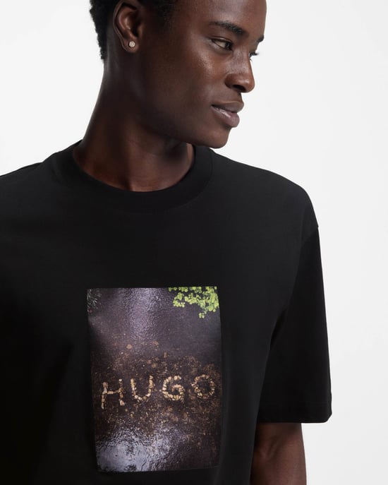 Doreston Graphic T-Shirt in Black - Image 2