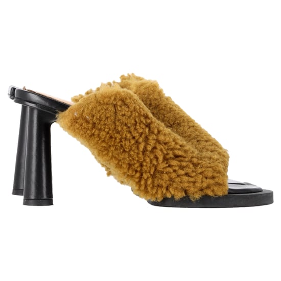 Jacquemus Les Mules Carrés Ronds Shearling Sandalen in bruin lamsbont - Image 1